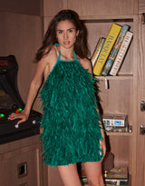 Vestido Juan Plumas verde – diseño mini con plumas naturales y escote halter | VISS Madrid