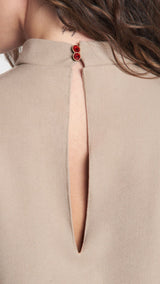 Vestido Macarena beige – Roots VISS Madrid