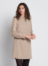 Vestido Macarena beige – Roots VISS Madrid