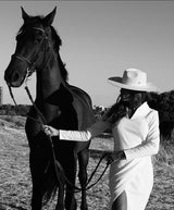 Vestido Cristina blanco – colección Roots VISS Madrid, escote pico y abertura